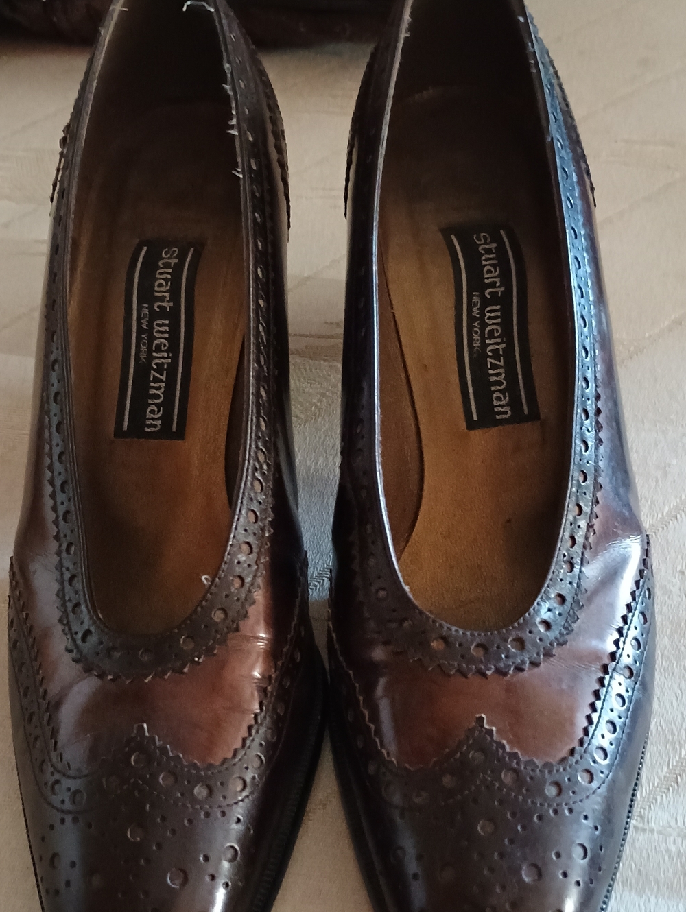 Stuart Weitzman Brown Leather Wingtip Flats 8 .5 AA (245)
